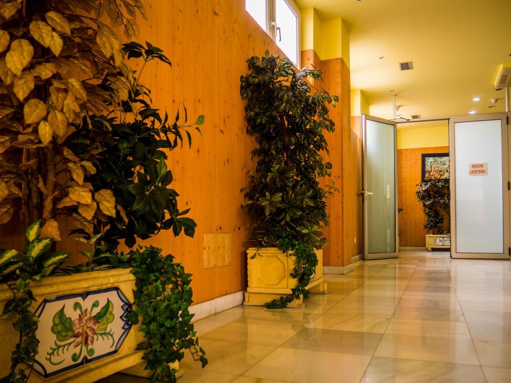 Hotel Bezana Lago Santa Cruz De Bezana Eksteriør bilde