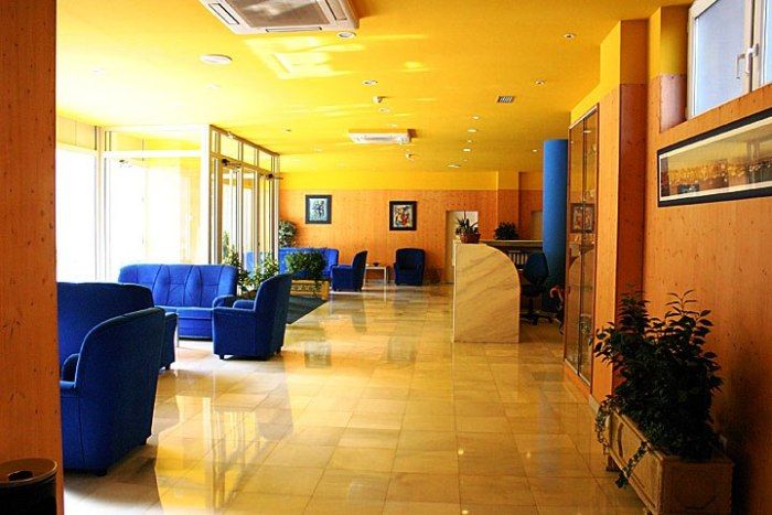 Hotel Bezana Lago Santa Cruz De Bezana Eksteriør bilde