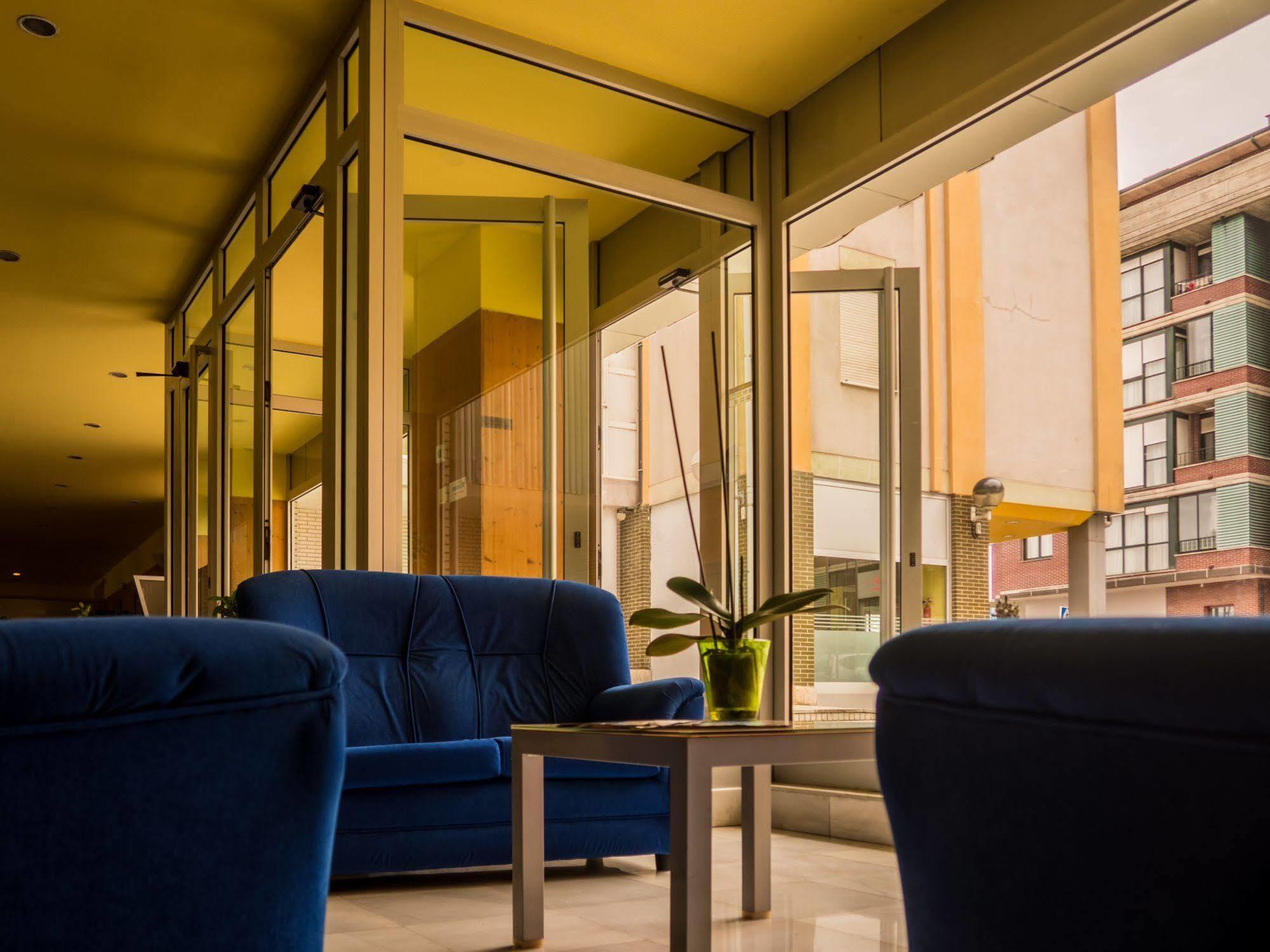 Hotel Bezana Lago Santa Cruz De Bezana Eksteriør bilde